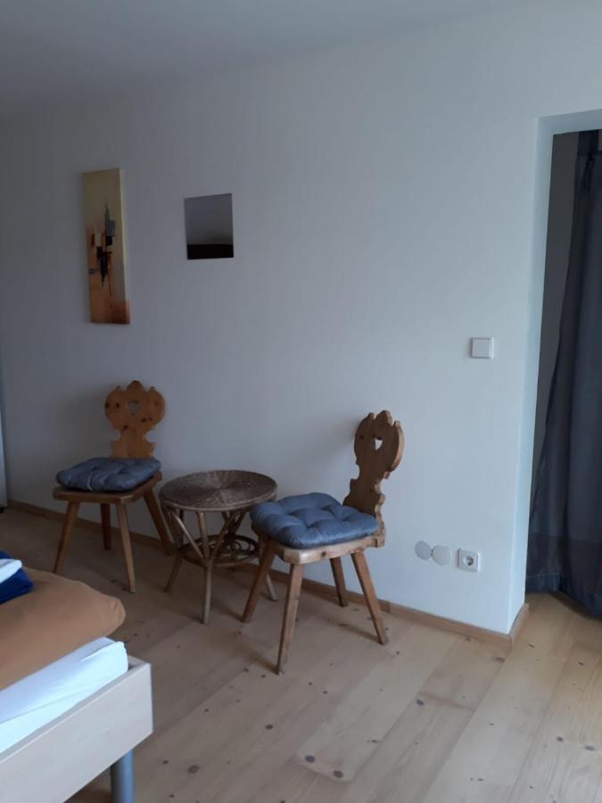 Gaestehaus Gl Ellwangen Exteriör bild