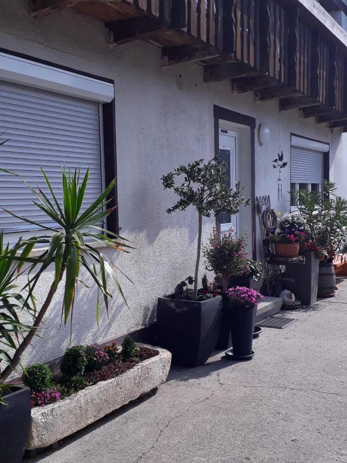 Gaestehaus Gl Ellwangen Exteriör bild